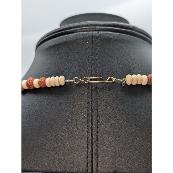 Vintage Apple Sponge Coral Heart Bead Netsuke Man Beating Drum Pendant Necklace - Picture 2 of 14